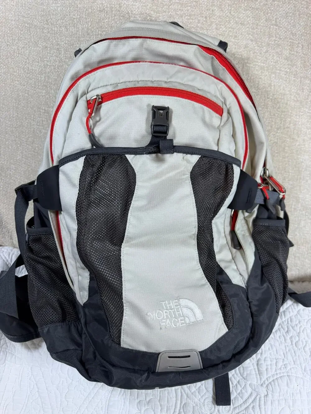 North Face Cream Gray Recon Hiking Travel Laptop Adjustable Strap Backpack Pack